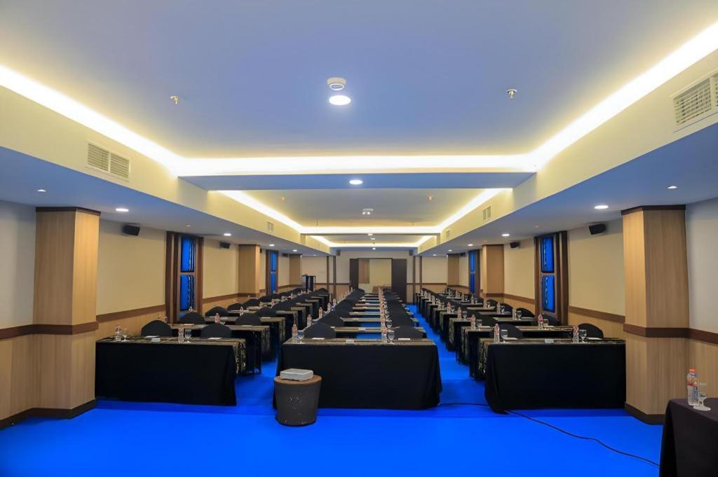 Grand Qin Hotel Banjarbaru Exteriér fotografie