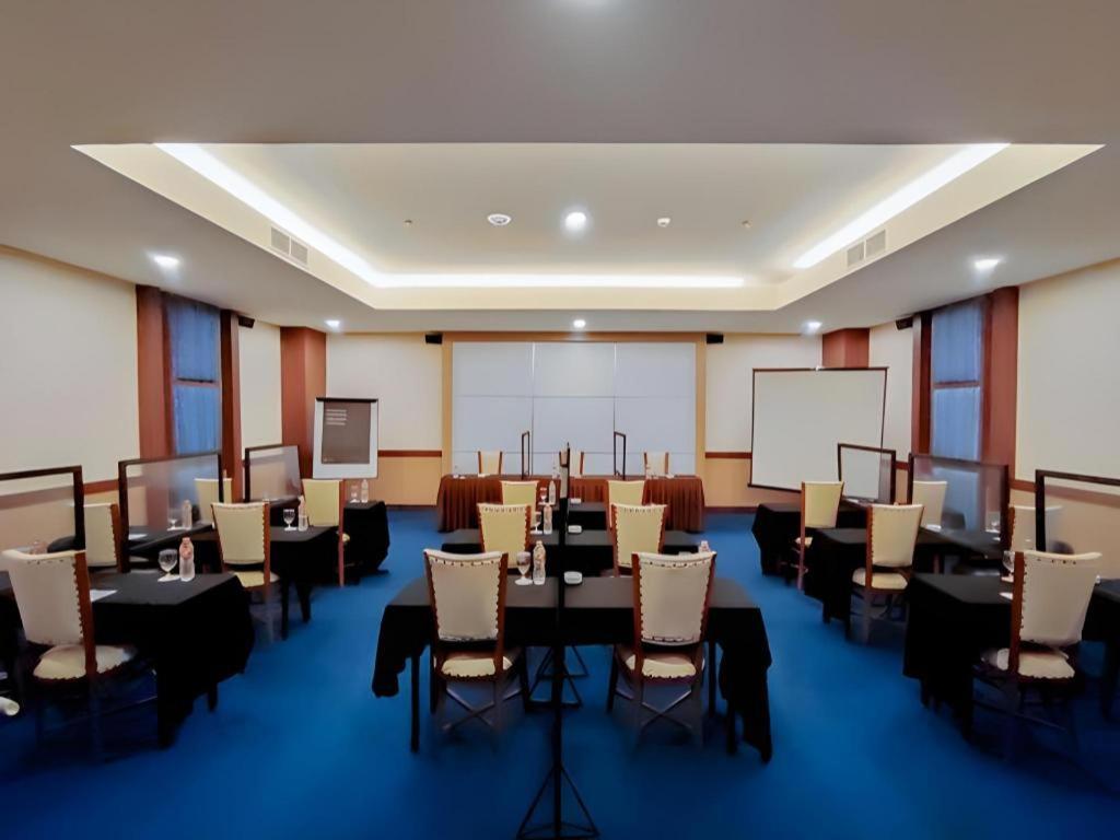 Grand Qin Hotel Banjarbaru Exteriér fotografie