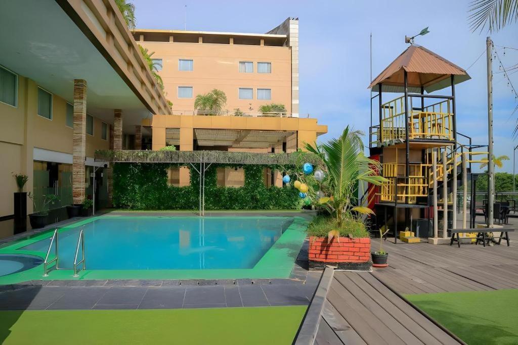 Grand Qin Hotel Banjarbaru Exteriér fotografie